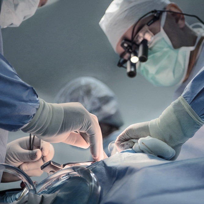 Doctors,Perform,Surgery,Cardiac,Stent,Transplant,In,A,Hospital